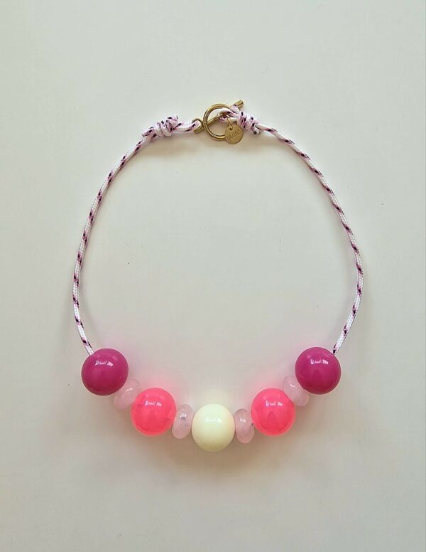 Collier MAUI avec perles rondes et cordon textile